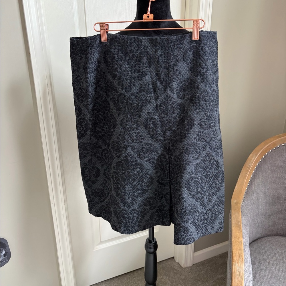 Ann Taylor Charcoal Patterned Pencil Skirt